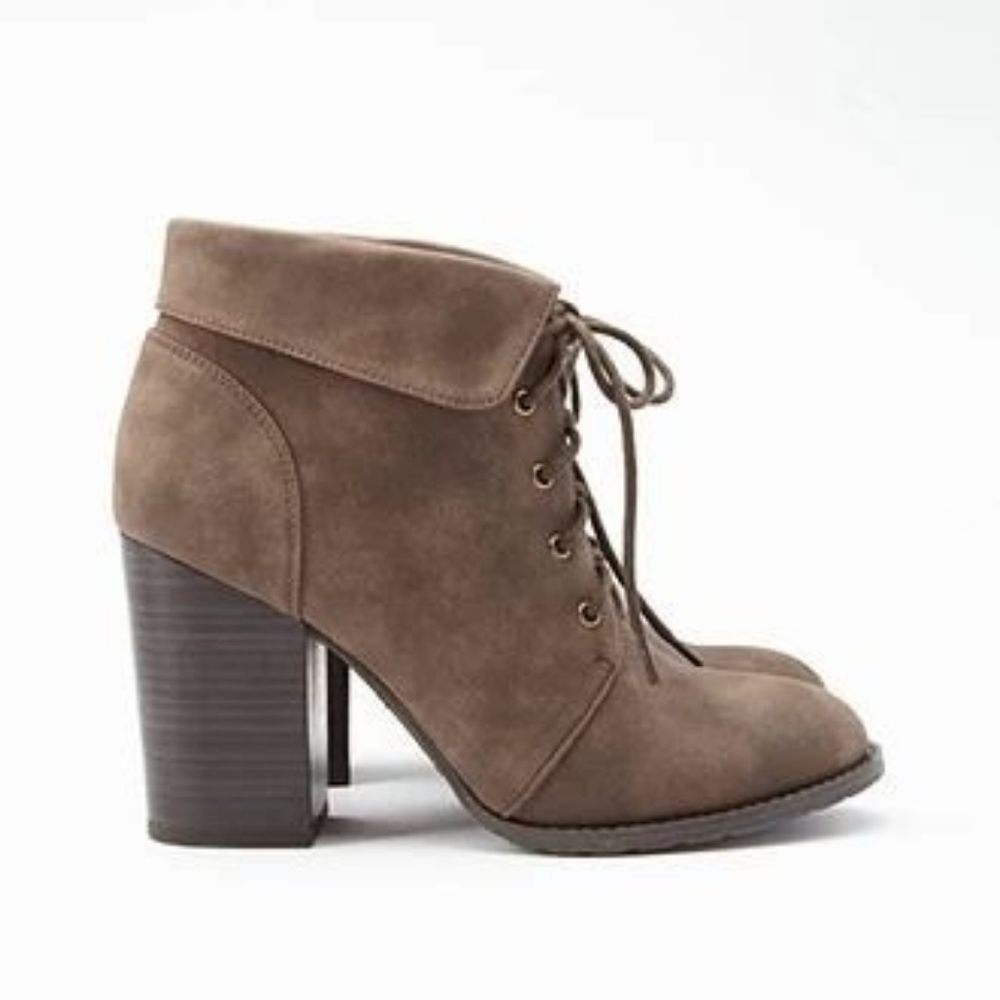 NWT Forever 21 Faux Suede Lace Up Booties